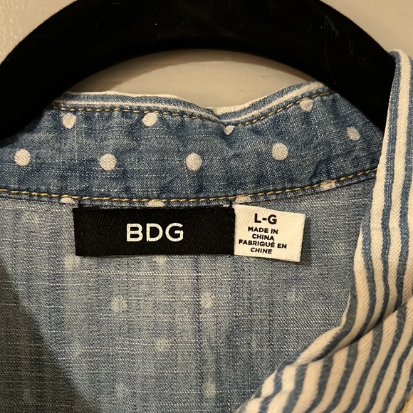 Patterned button up - Picture 2 of 2